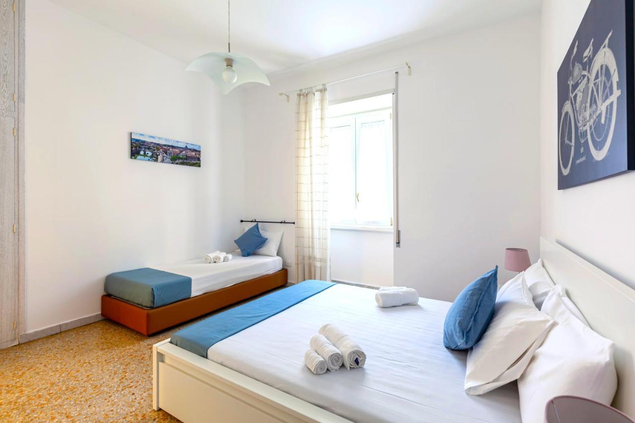 Hostly - Sant'Orsola Suite Apartment Рим Екстериор снимка