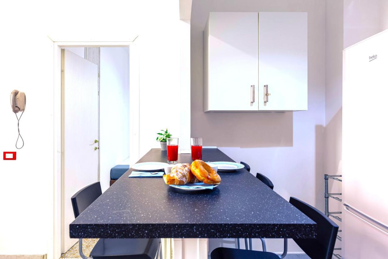 Hostly - Sant'Orsola Suite Apartment Рим Екстериор снимка
